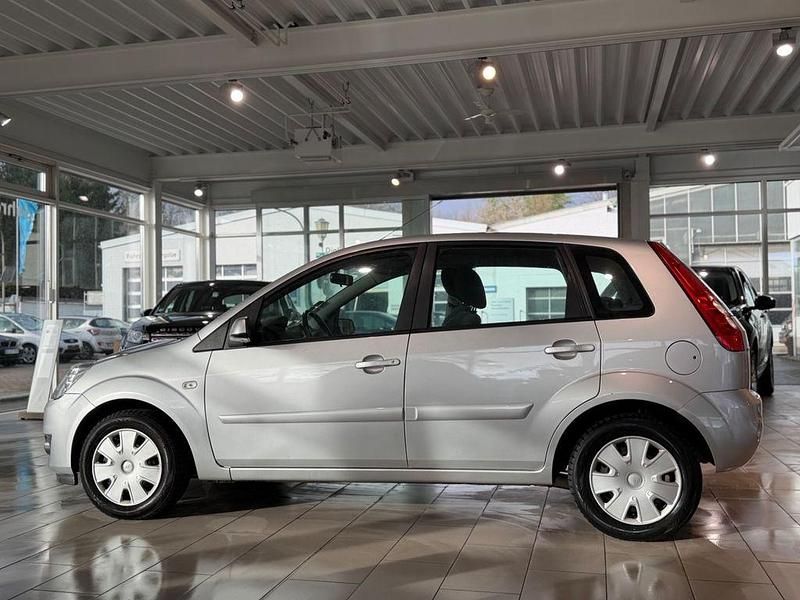 Gebraucht Ford Fiesta Style 101 PS (74 kW) 2008 Silber Kleinwagen