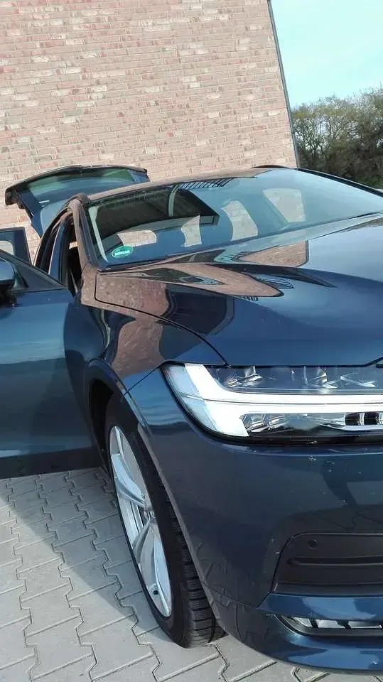 Gebraucht Volvo V90 190 PS (139 kW) 2018 Blau Kombi