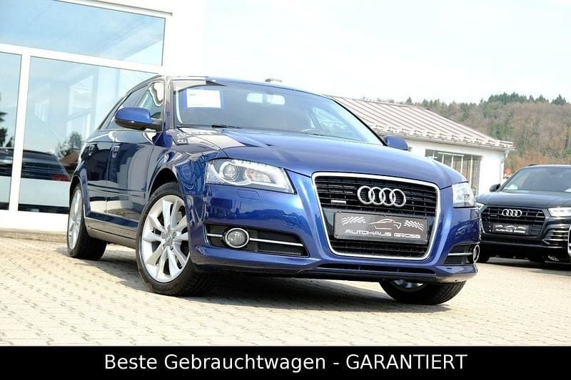 Gebraucht Audi A3 Ambiente 140 PS (102 kW) 2011 Blau Kleinwagen