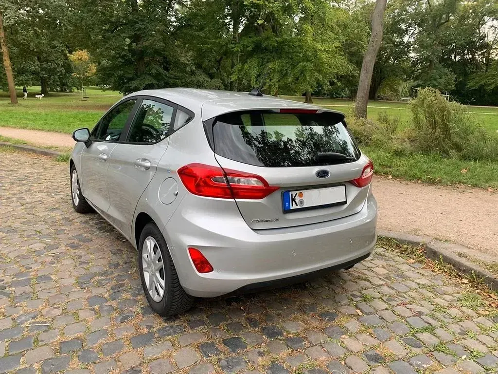 Gebraucht Ford Fiesta Cool & Connect 95 PS (69 kW) 2020 Silber Kleinwagen