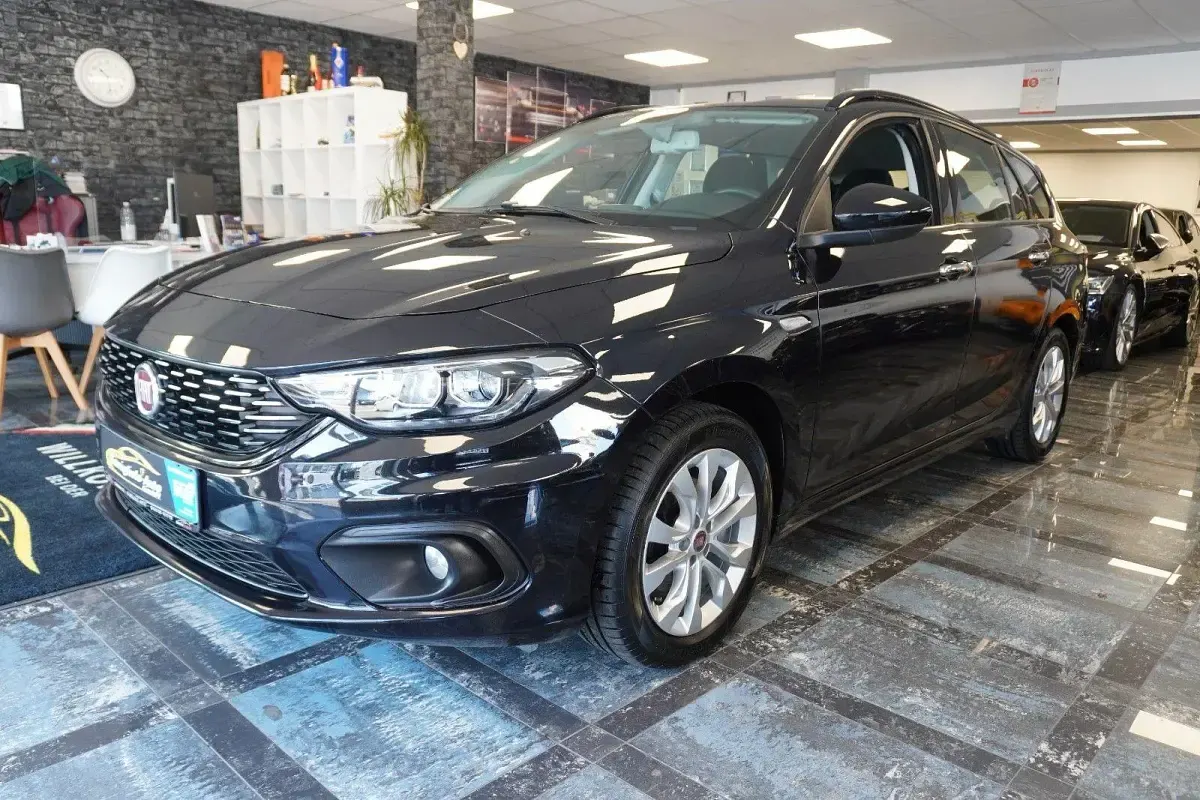 Gebraucht Fiat Tipo Lounge 120 PS (88 kW) 2017 Schwarz Kombi