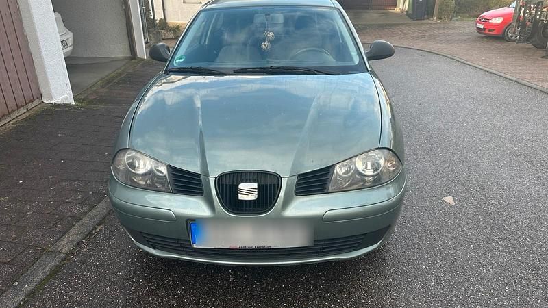 Grün Gebraucht 2003 Seat Ibiza Kleinwagen | 1.900 € (Fairer Preis) - Bild 1/4