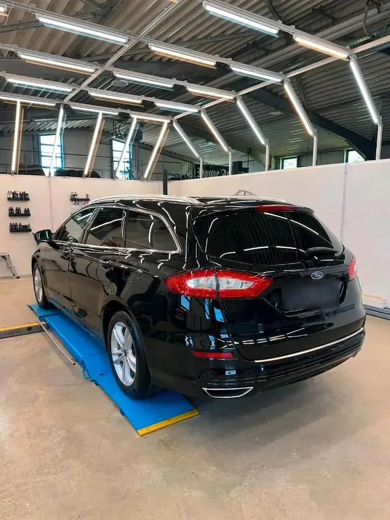 Gebraucht Ford Mondeo Titanium 180 PS (132 kW) 2016 Schwarz Kombi