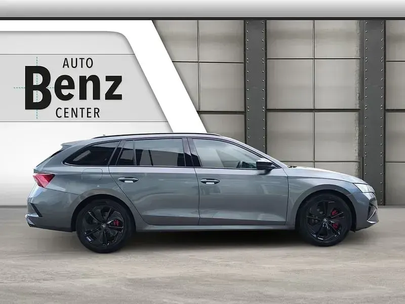 Neu Skoda Octavia RS 265 PS (194 kW) 2026 Grau Kombi