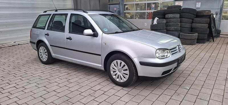 Silber Gebraucht 2002 VW Golf IV Kombi | 3.000 € (Fairer Preis) - Bild 1/4
