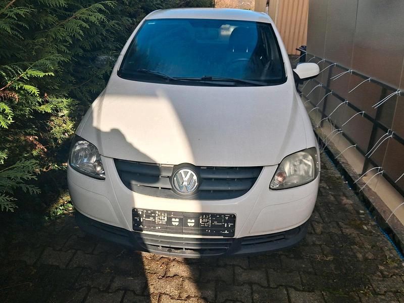 Weiß Gebraucht 2010 VW Fox Kleinwagen | 1.650 € (Fairer Preis) - Bild 1/4