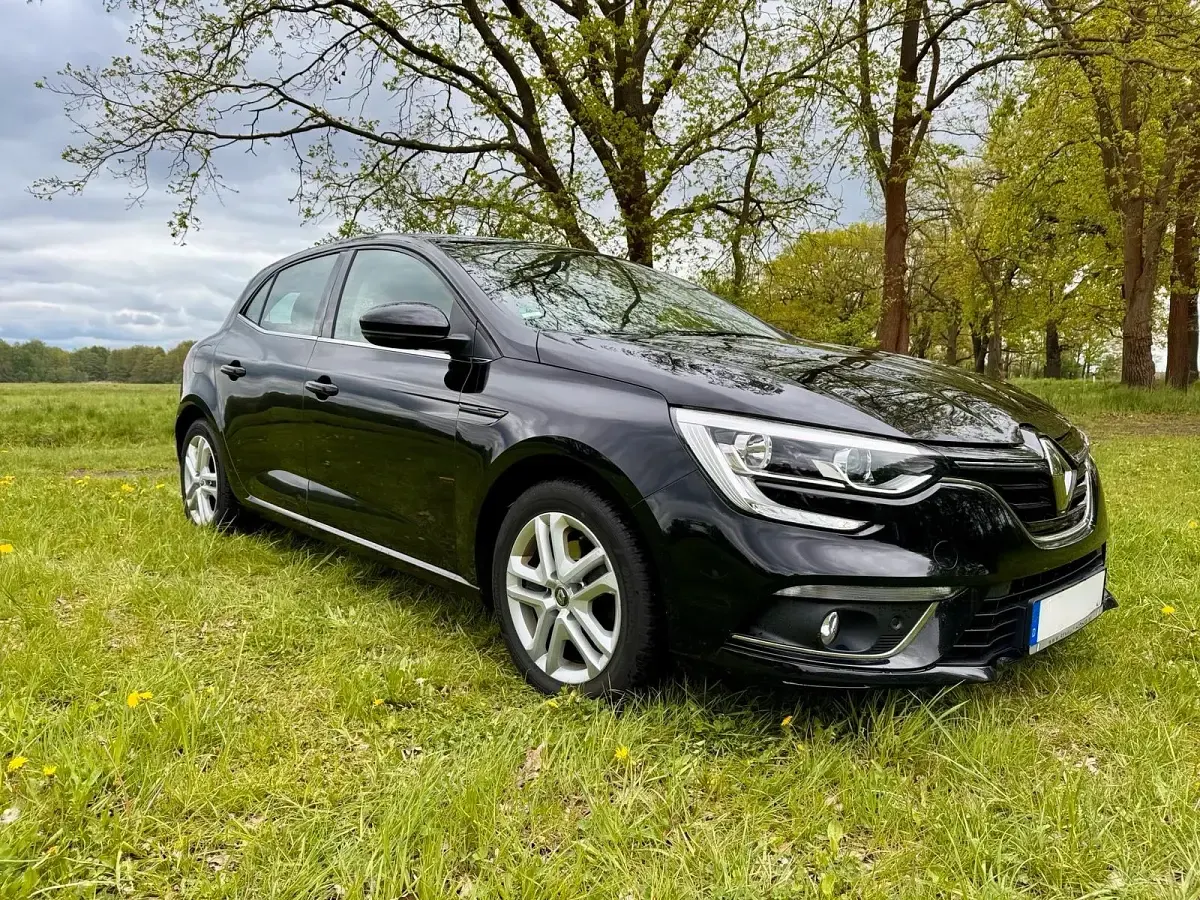 Gebraucht Renault Mégane Experience 132 PS (97 kW) 2016 Schwarz Limousine