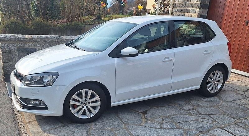 Gebraucht VW Polo 90 PS (66 kW) 2016 Weiß Limousine
