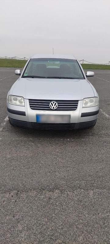 Gebraucht VW Passat 130 PS (95 kW) 2001 Silber Limousine