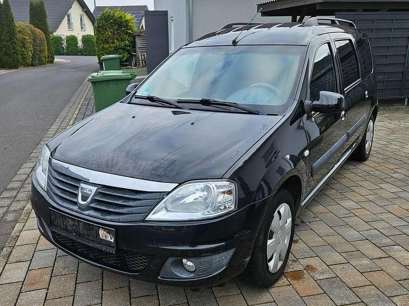 Schwarz Gebraucht 2011 Dacia Logan MCV Lauréate Kombi | 2.600 € (Fairer Preis) - Bild 1/4