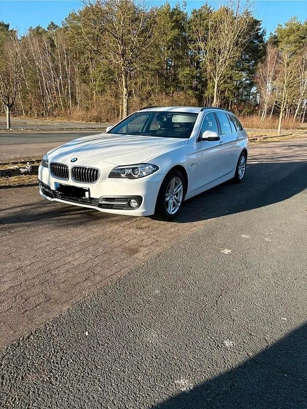 Gebraucht BMW 520 Performance 190 PS (139 kW) 2015 Weiß Kombi