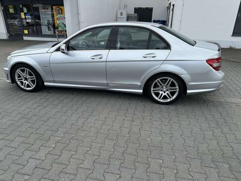 Silber Gebraucht 2010 Mercedes C220 Sport Limousine | 5.750 € (Superpreis) - Bild 1/4