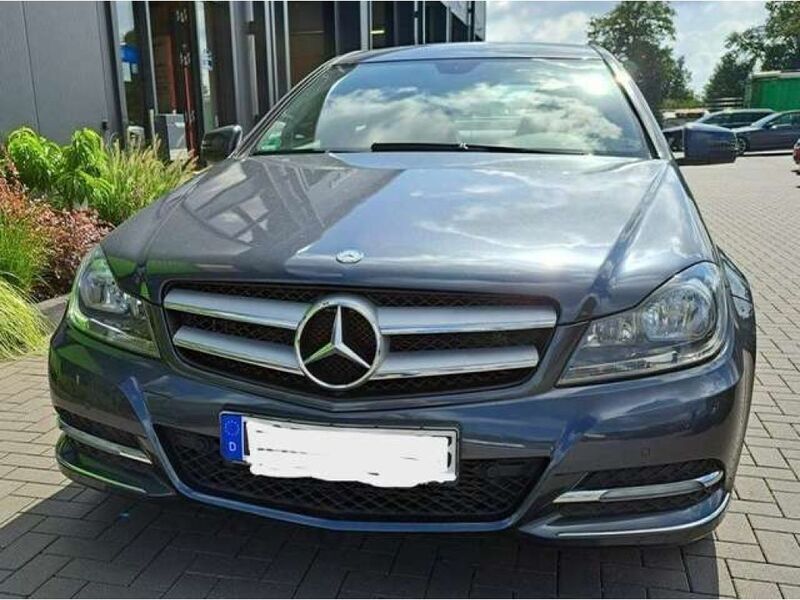 Tenoritgrau metalliclack Gebraucht 2012 Mercedes C200 Coupé | 13.950 € (Fairer Preis) - Bild 1/4