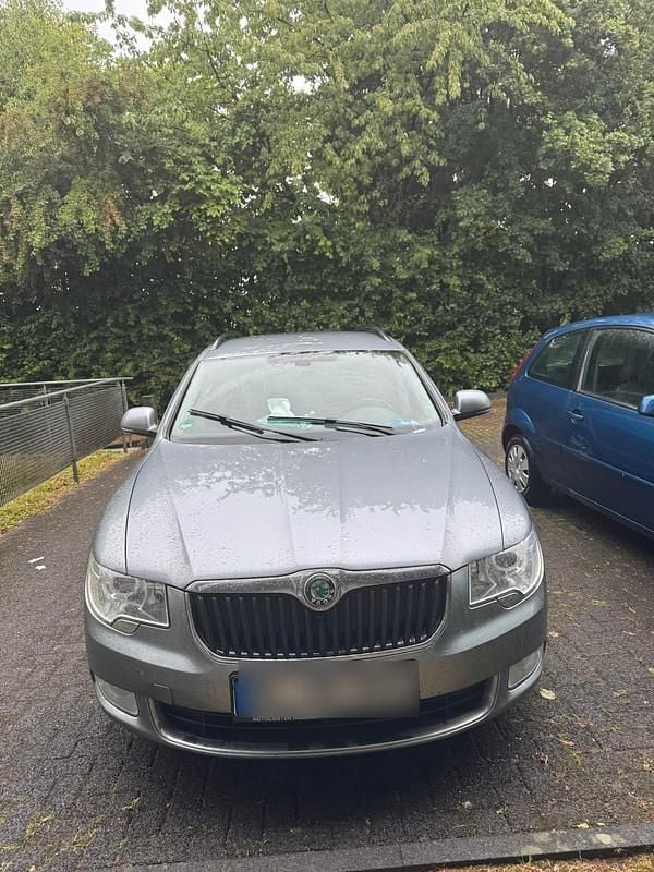 Gebraucht Skoda Superb 170 PS (125 kW) 2013 Grau Kombi