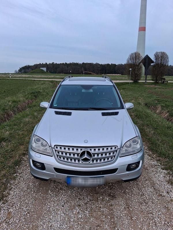 Gebraucht Mercedes ML320 224 PS (164 kW) 2008 Silber SUV