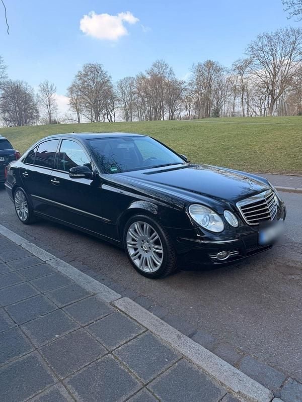 Gebraucht Mercedes E280 231 PS (169 kW) 2008 Schwarz Limousine