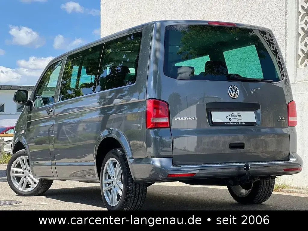 Gebraucht VW Multivan Startline 140 PS (102 kW) 2012 Grau Van / Kleinbus