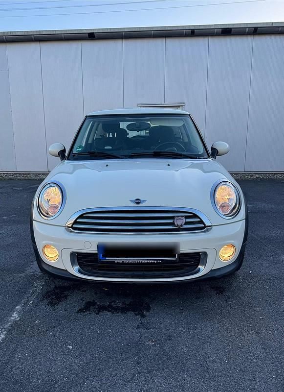 Weiß Gebraucht 2012 Mini ONE Kleinwagen | 4.390 € (Fairer Preis) - Bild 1/4