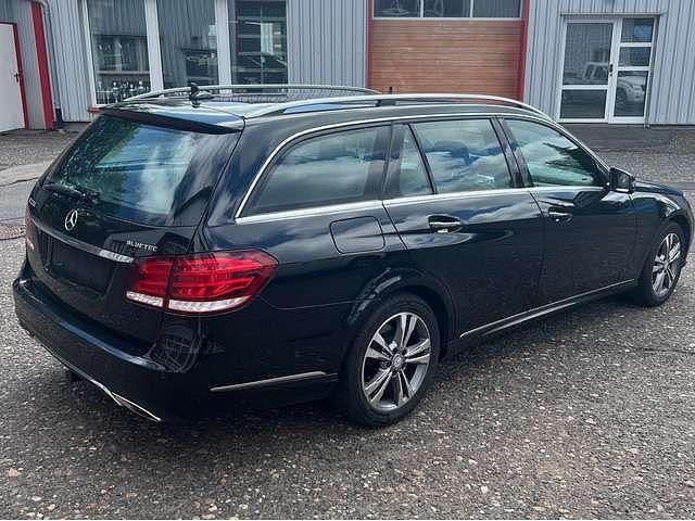 Gebraucht Mercedes E220 170 PS (125 kW) 2016 Obsidianschwarz  metalliclack Kombi