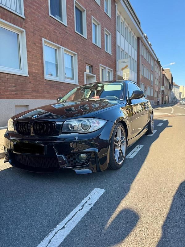 Schwarz Gebraucht 2010 BMW 118 Coupé M Sport Coupé | 7.500 € (Fairer Preis) - Bild 1/4