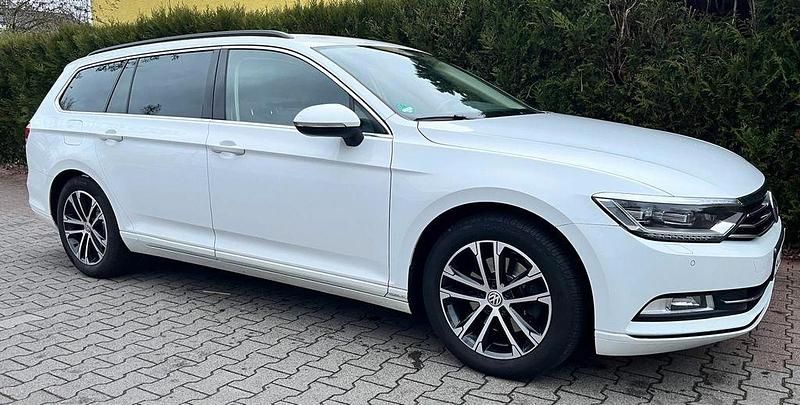 Gebraucht VW Passat Comfortline 150 PS (110 kW) 2018 Weiß Kombi