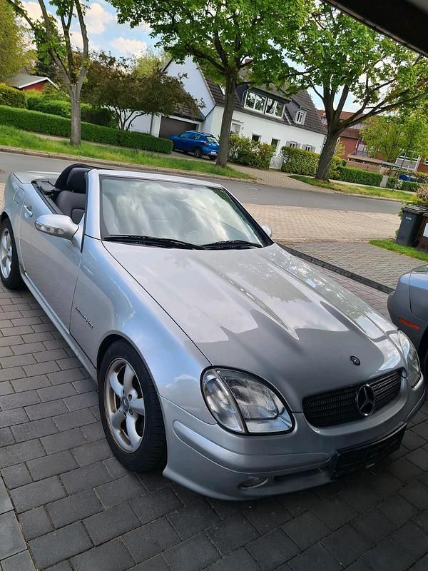 Silber Gebraucht 2003 Mercedes SLK200 Cabrio | 6.900 € - Bild 1/4