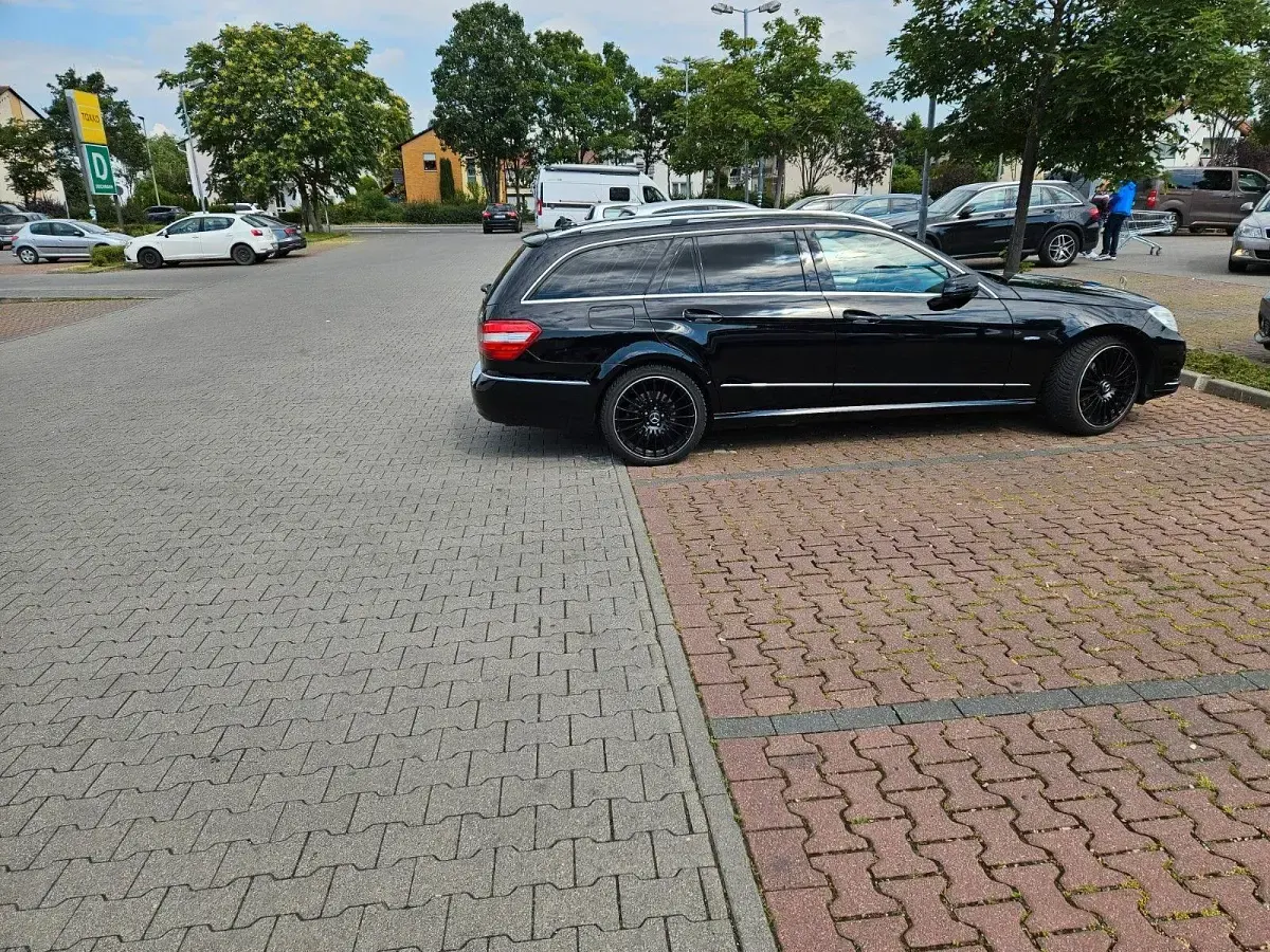 Gebraucht Mercedes 220 170 PS (125 kW) 2011 Schwarz Limousine