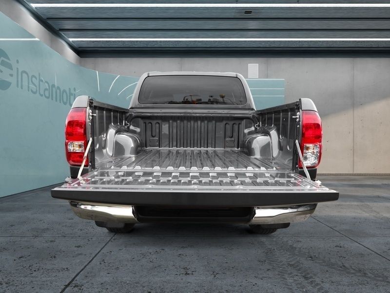 Gebraucht Toyota HiLux Comfort 150 PS (110 kW) 2024 Grau Abholung