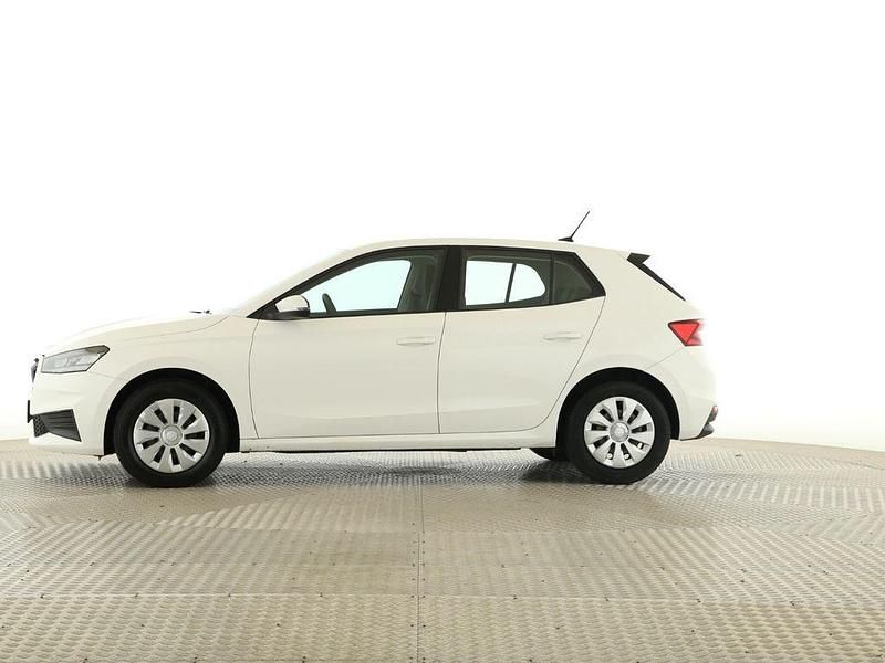 Gebraucht Skoda Fabia Active 80 PS (58 kW) 2023 Candyweiß Kleinwagen