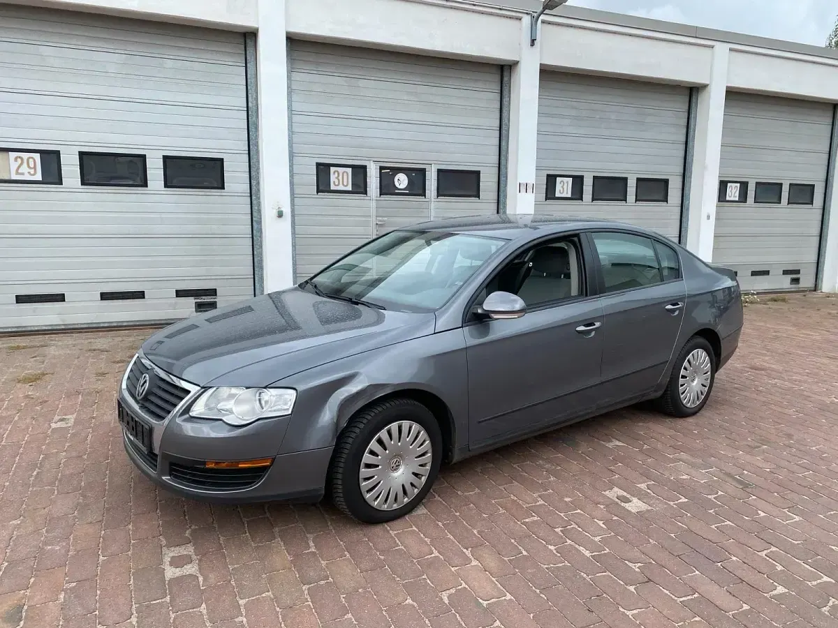 Gebraucht VW Passat 116 PS (85 kW) 2005 Grau Limousine