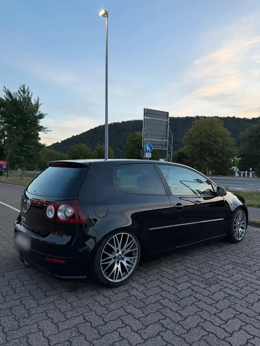 Gebraucht VW Golf V 105 PS (77 kW) 2005 Schwarz Kleinwagen