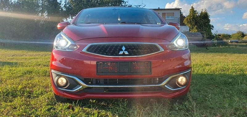 Rot Gebraucht 2017 Mitsubishi Space Star Limousine | 8.500 € (Fairer Preis) - Bild 1/4