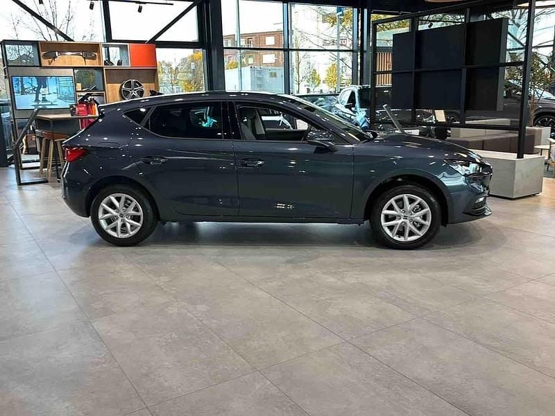 Neu Seat Leon 150 PS (110 kW) 2025 Magnetic grau metallic Limousine