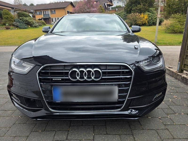 Gebraucht Audi A4 Ambition 170 PS (125 kW) 2014 Schwarz Kombi