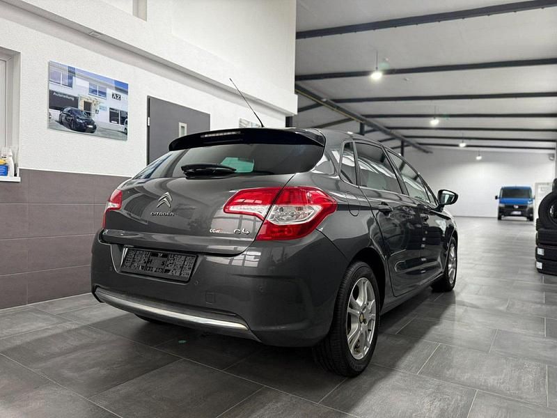 Gebraucht Citroën C4 SELECTION 120 PS (88 kW) 2012 Grau Limousine