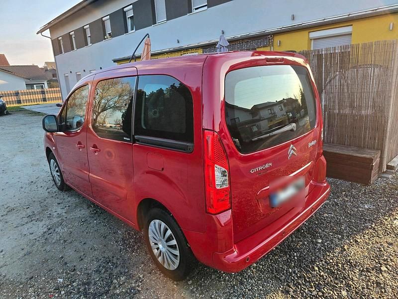 Gebraucht Citroën Berlingo 120 PS (88 kW) 2010 Rot Van / Kleinbus