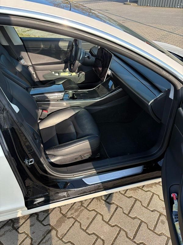 Gebraucht Tesla Model 3 323 kW (440 PS) 2020 Schwarz Limousine