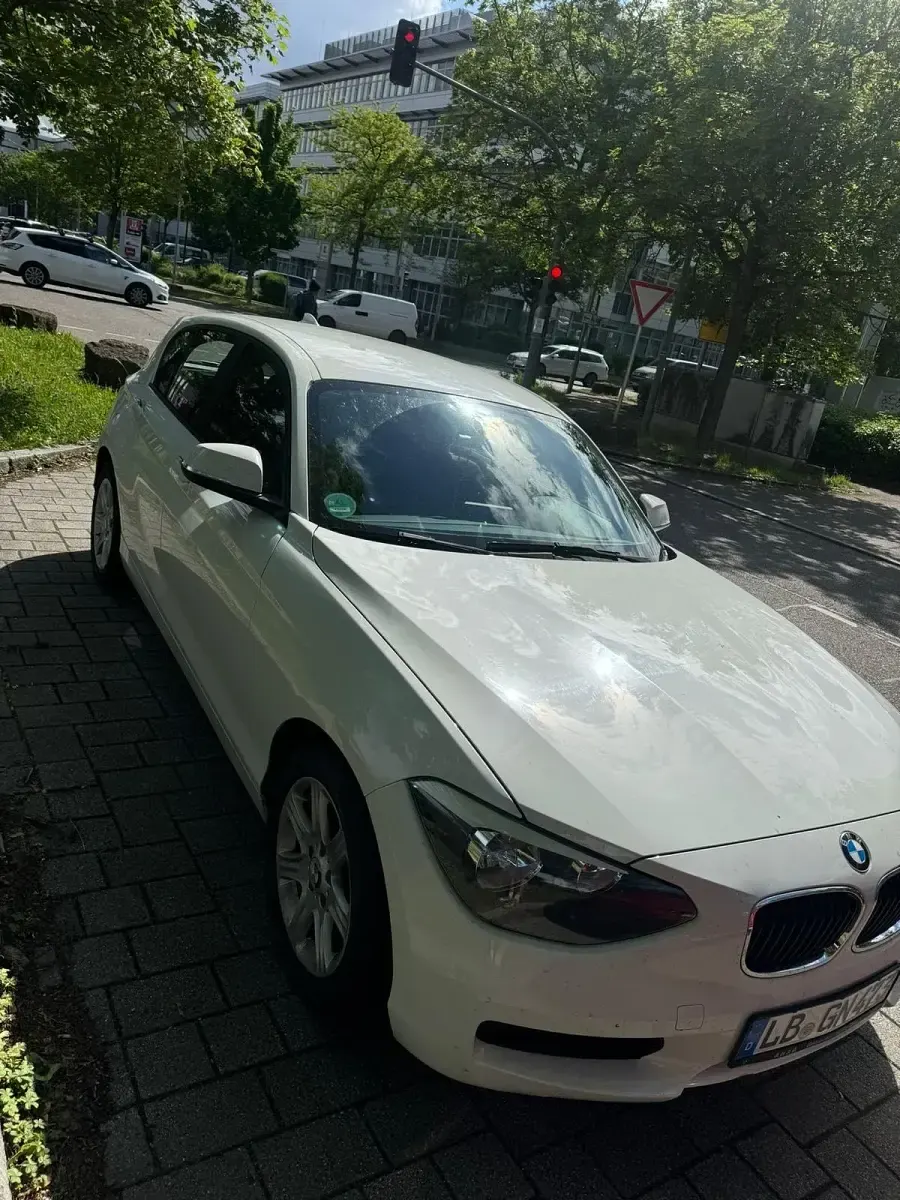 Gebraucht BMW 116 136 PS (100 kW) 2012 Weiß Kleinwagen