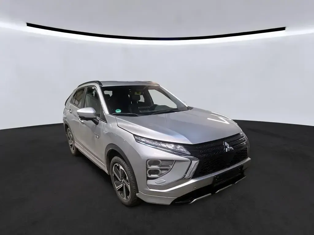 Gebraucht Mitsubishi Eclipse Cross Plus 188 PS (138 kW) 2022 Silber SUV