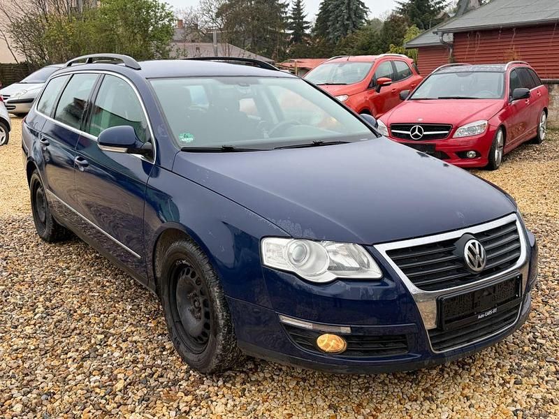Gebraucht VW Passat 140 PS (102 kW) 2009 Blau Kombi