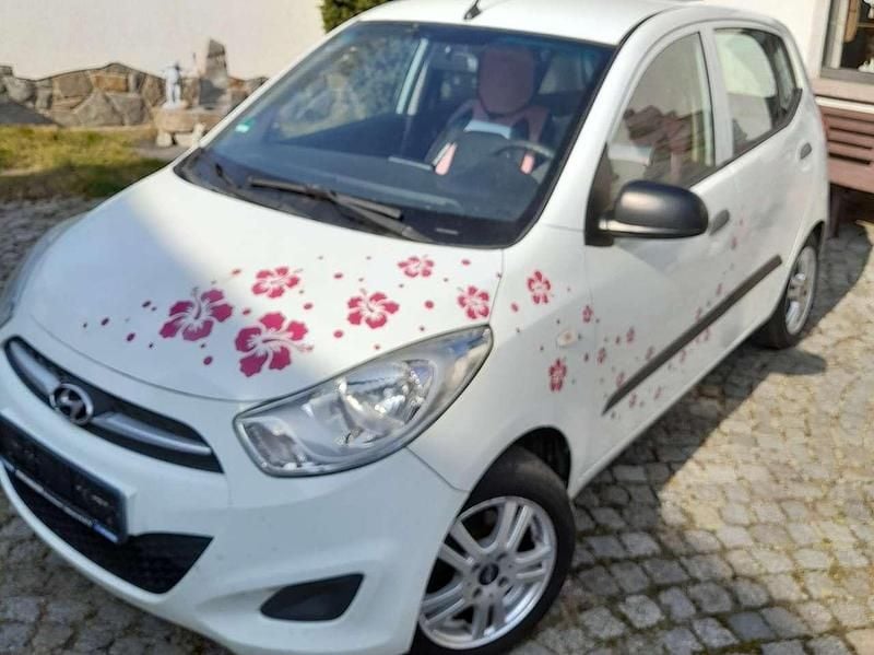 Weiß Gebraucht 2012 Hyundai i10 Kleinwagen | 1.999 € (Guter Preis) - Bild 1/4