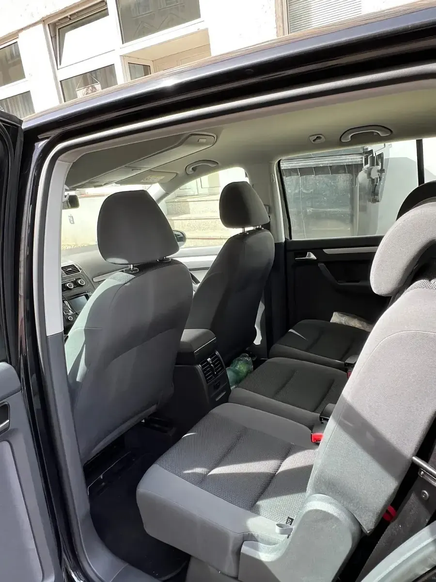 Gebraucht VW Touran 105 PS (77 kW) 2015 Schwarz Van / Kleinbus