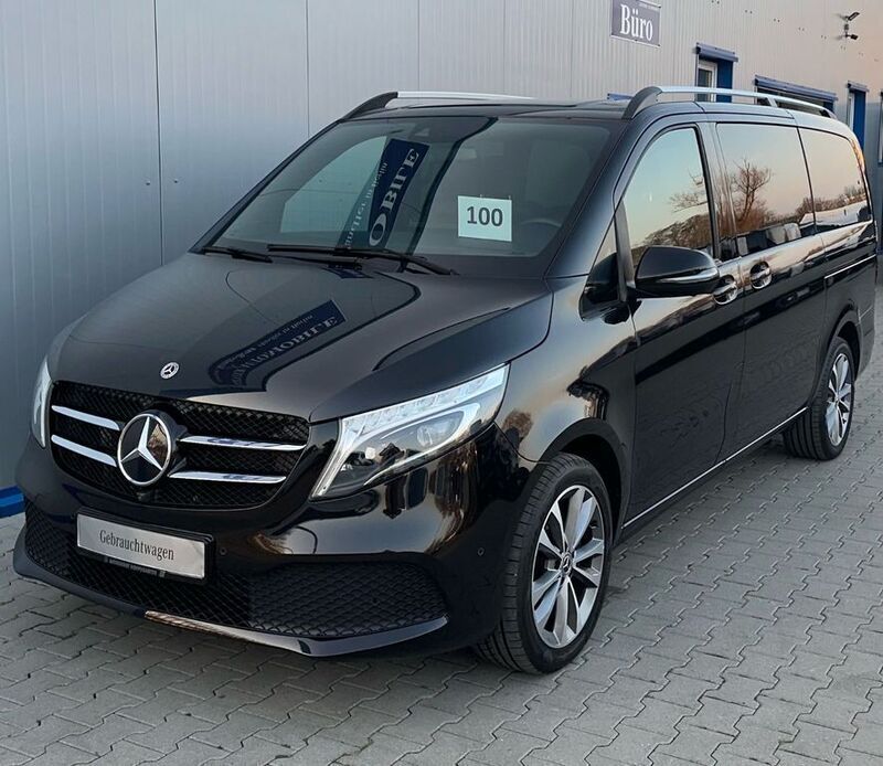 Schwarz Gebraucht 2021 Mercedes V300 Van / Kleinbus | 53.199 € (Etwas zu teuer) - Bild 1/4