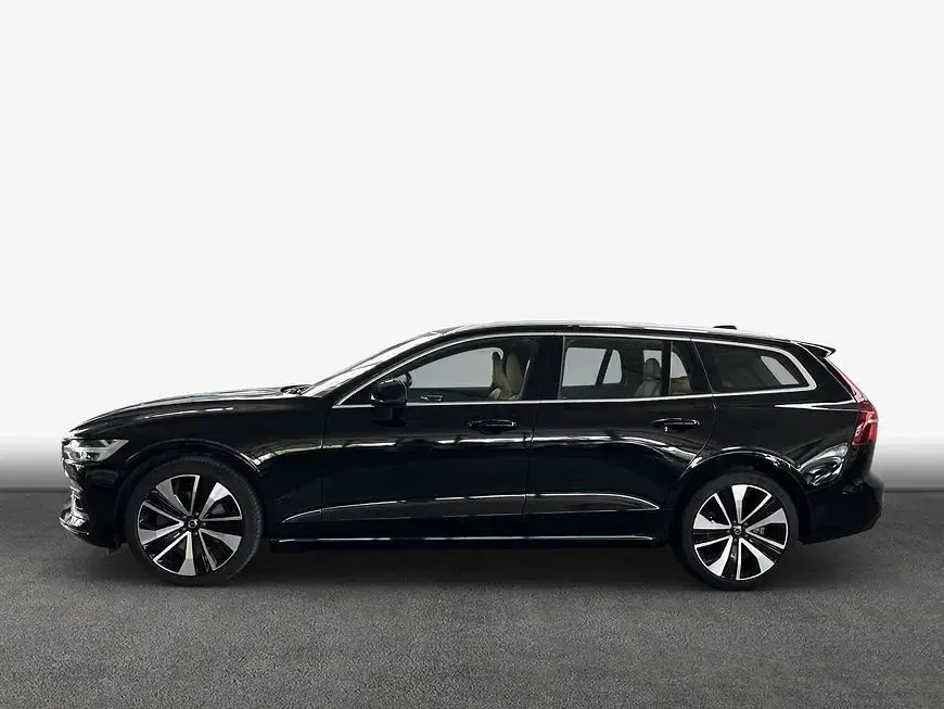Gebraucht Volvo V60 Plus 197 PS (144 kW) 2023 Onyx black Kombi