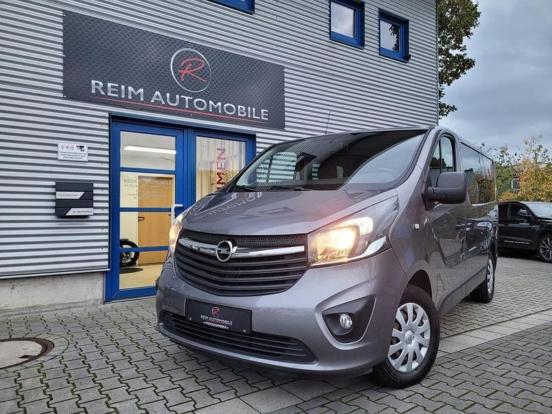 Grau Gebraucht 2017 Opel Vivaro Van / Kleinbus | 12.950 € (Etwas zu teuer) - Bild 1/4