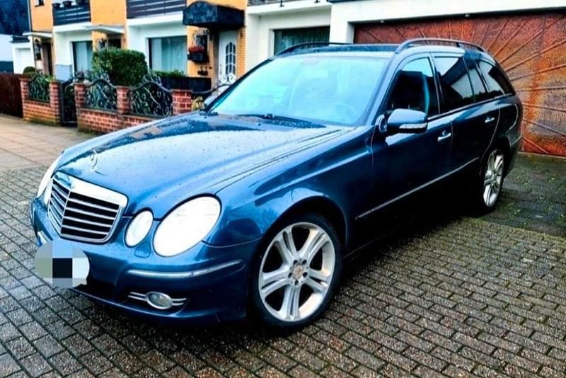 Grau Gebraucht 2009 Mercedes E220 Kombi | 5.000 € (Etwas zu teuer) - Bild 1/4