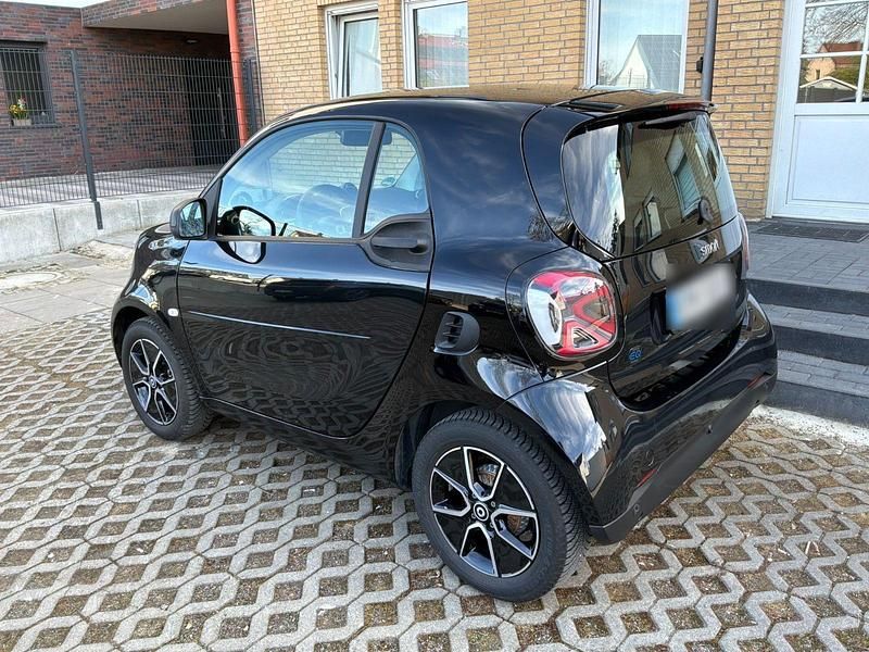 Gebraucht Smart ForTwo Coupé 60 kW (82 PS) 2023 Schwarz Kleinwagen