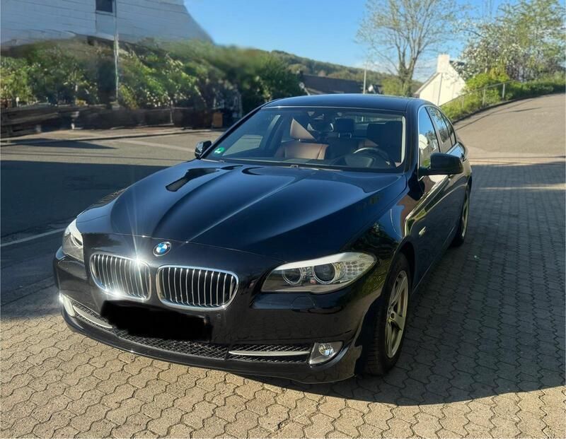 Schwarz Gebraucht 2012 BMW 520 Limousine | 14.499 € (Fairer Preis) - Bild 1/4
