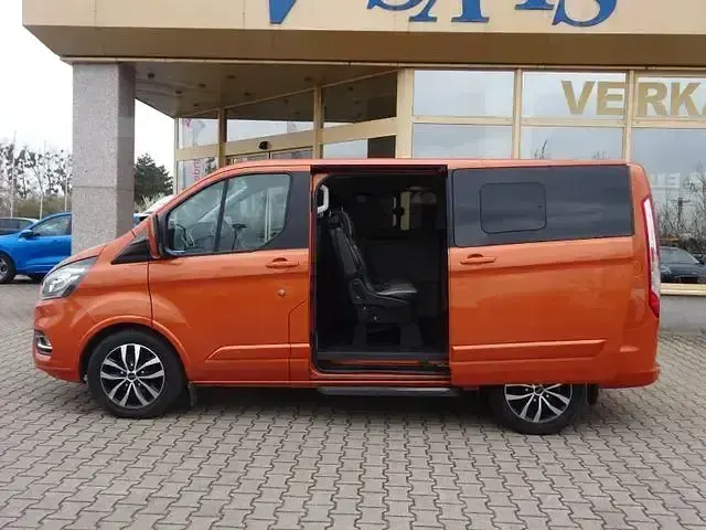 Gebraucht Ford Tourneo Custom Titanium 2018 Orange Van
