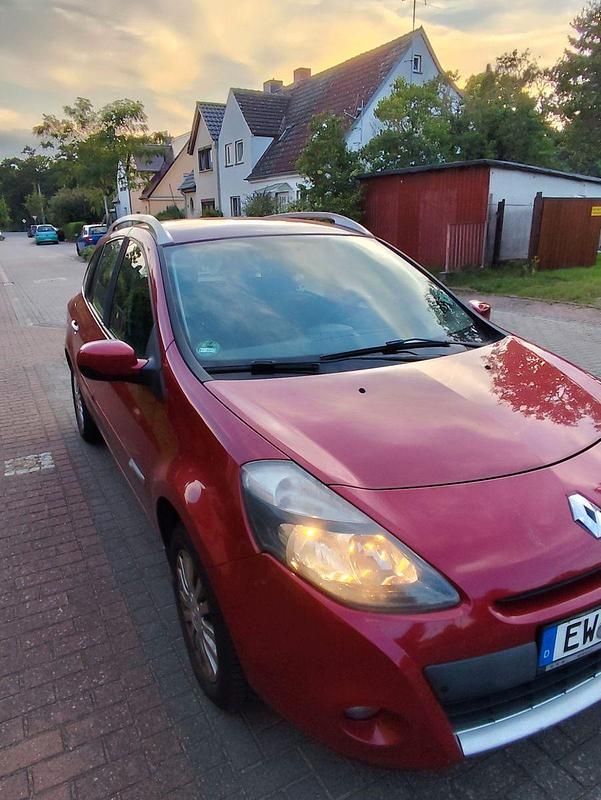 Rot Gebraucht 2011 Renault Clio II Expression Kleinwagen | 3.000 € (Fairer Preis) - Bild 1/4